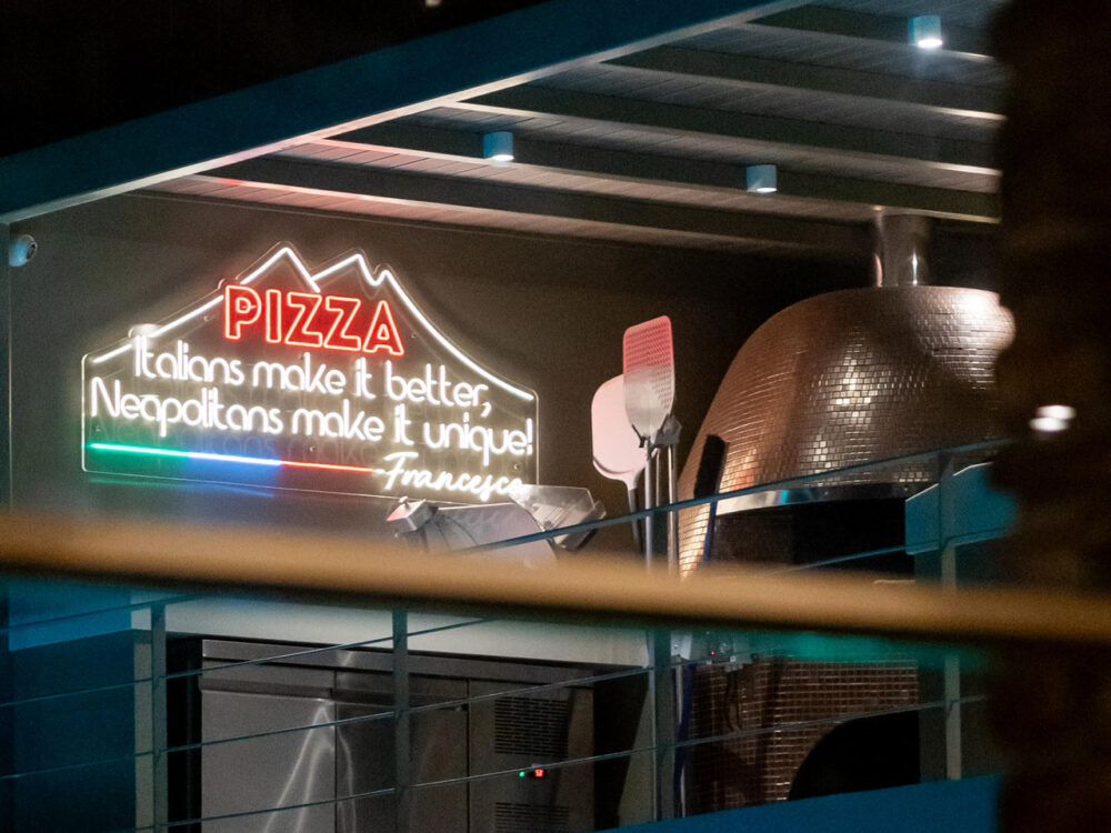 pizza napole tinos